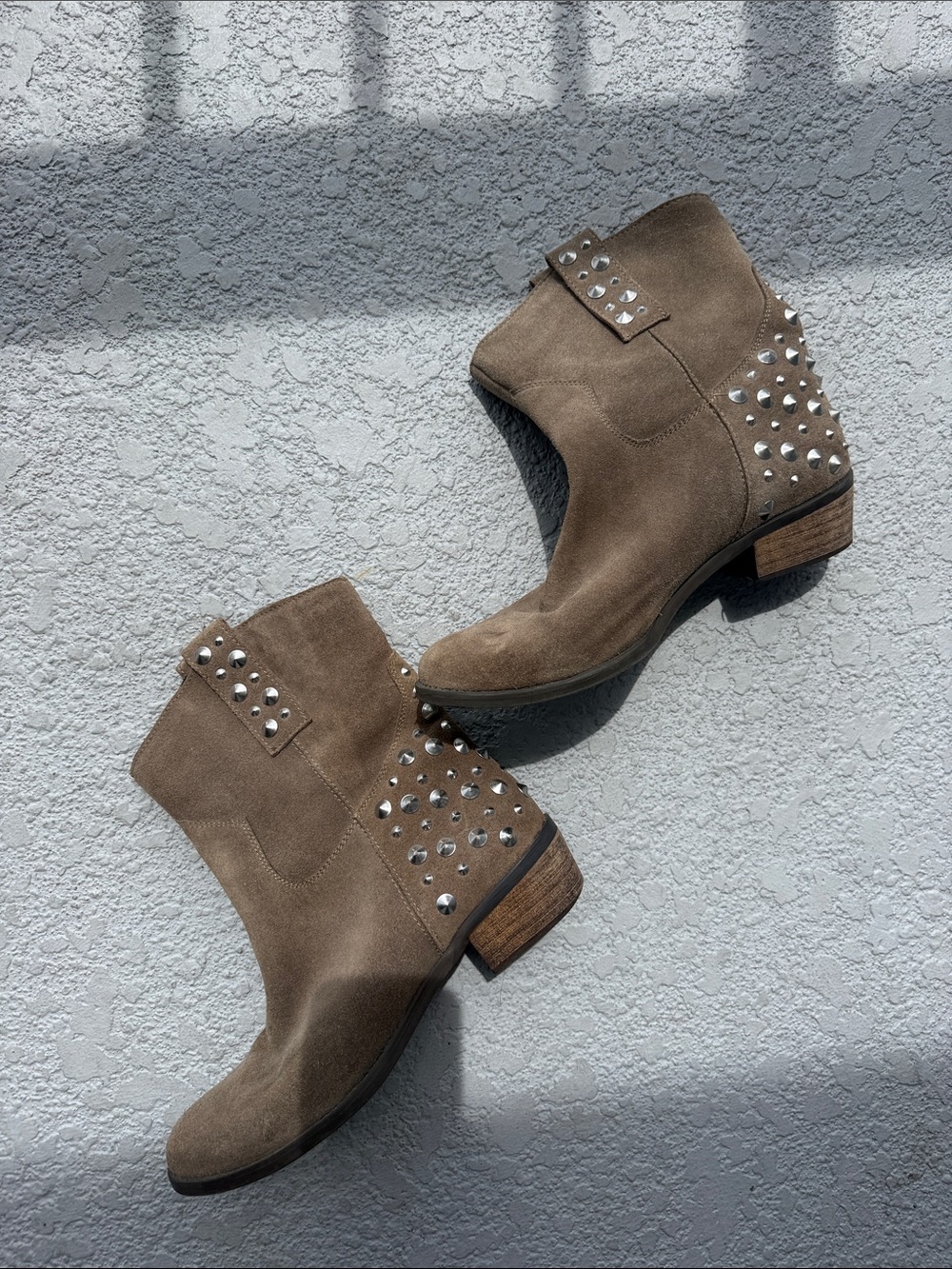 Taupe suede leather upper pull-on ankle cowboy booties with metal studs - Picture 2 of 5